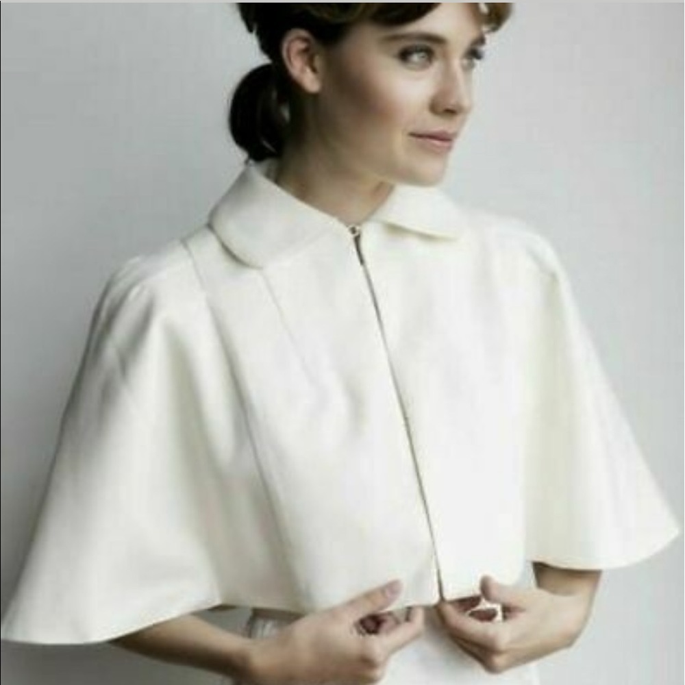 NWT Elly Wool Cape Ivory One Size